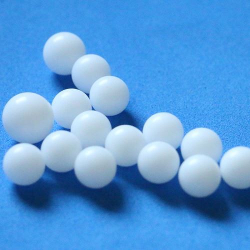 Plastist laager ball
