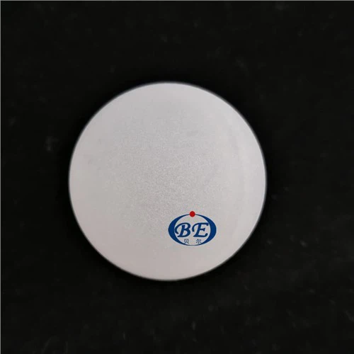 Suured õõnsad plastpallid